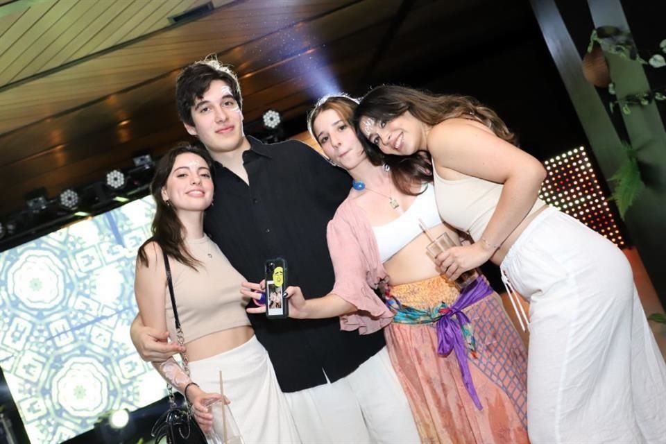 Bárbara Lozano, Milton Fernández, Renata Bulnes y Ana Karina Apodaca