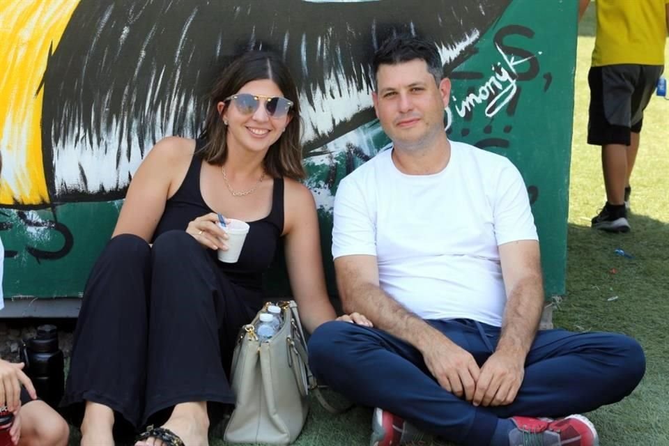 Lucy Llaguno y Daniel Coindreau