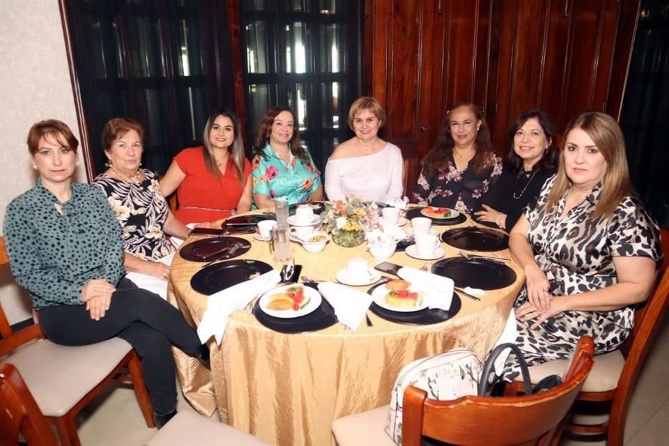 Martha Laura Salinas, Alicia Garza, Grace Trejo, Maricela Cisneros, Nelly Salinas, Marissa Puente, Bertha Guajardo e Hilda González