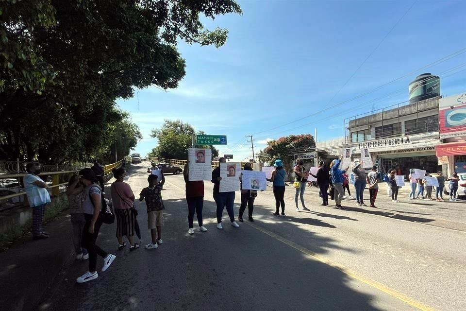 La madre de la víctima informó que sus vecinos la apoyan para que autoridades la escuchen.