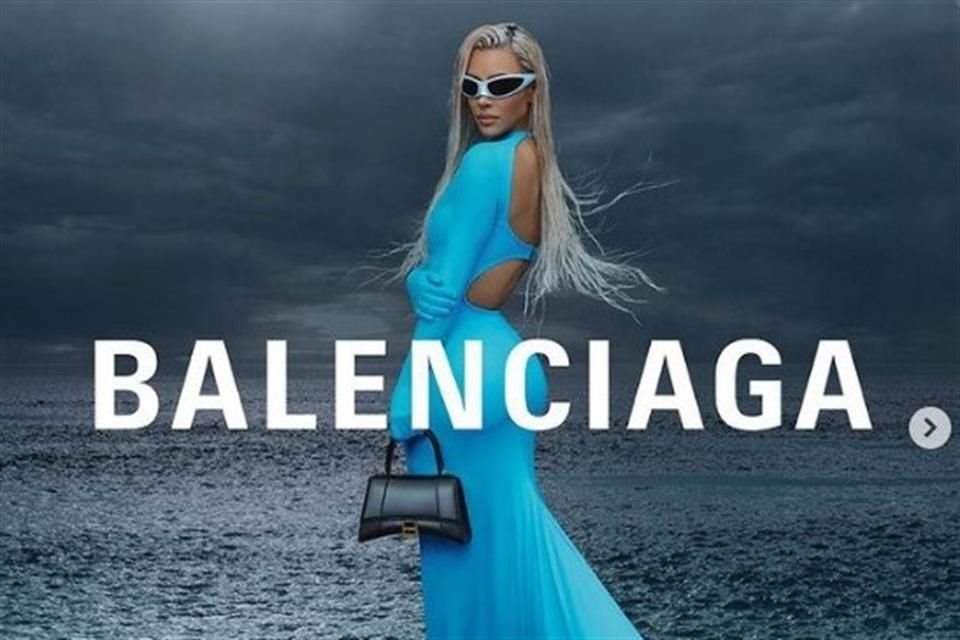 Kim Kardashian es imagen de la nueva campaña de Otoño 2022 de Balenciaga en compañía de la actriz Alexa Demi.