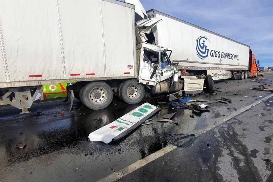 El accidente se registró antes del amanecer de este viernes, en el kilómetro 124 de la Carretera 57, en la Comunidad La Leona.