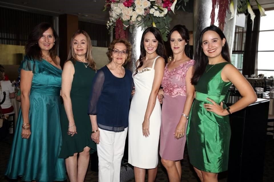 Ana Sofía Villarreal Navarro y familia