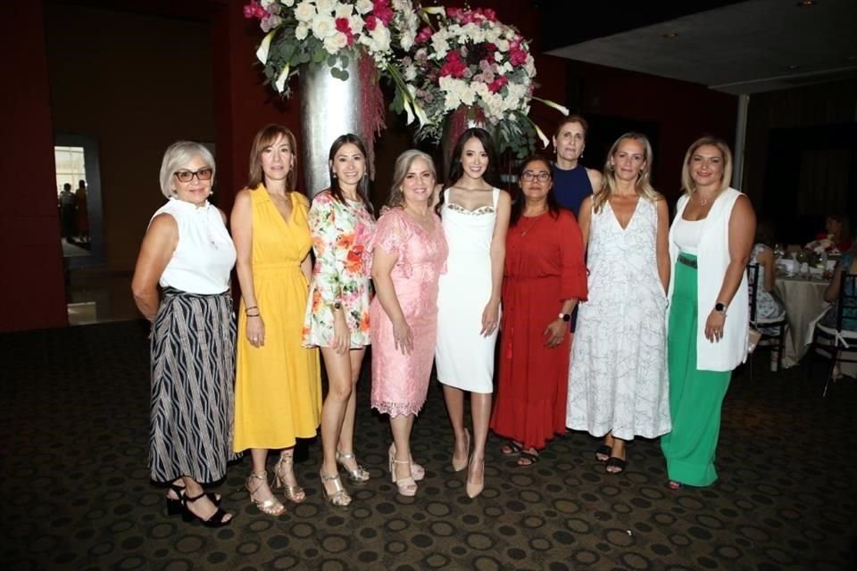 Cecilia Cota, Gaby de Filizola, Nadia Brito, Mily Guerra de Arenas, Ana Sofía Villarreal Navarro, Hilda Martínez, Federica Sada de Padilla, Belén Fernández y Cecy Gutiérrez