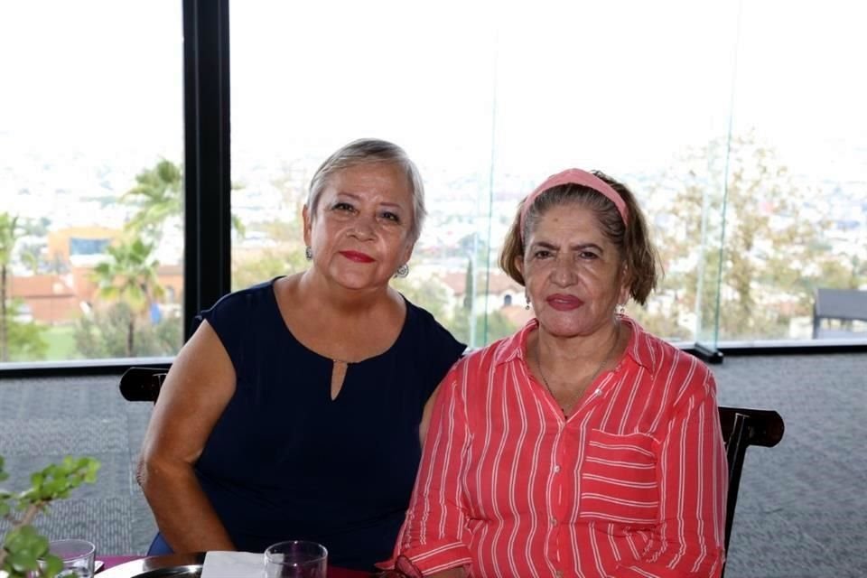 Consuelo Rojas y Ofelia Casas