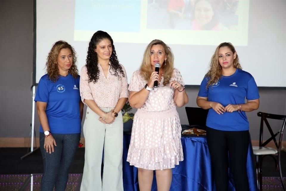 Patricia Garza de Díaz, Dra. Rosy Parga, Lorena Villarreal y Carina Castañeda