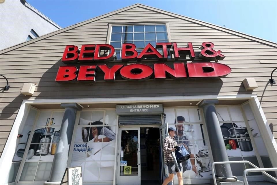 Gustavo Arnal estuvo entre los ejecutivos de Bed Bath & Beyond que brindaron detalles sobre el plan de reestructuración de la compañía, que incluía la reducción del 20 por ciento de los puestos de trabajo y el cierre de unas 150 tiendas.