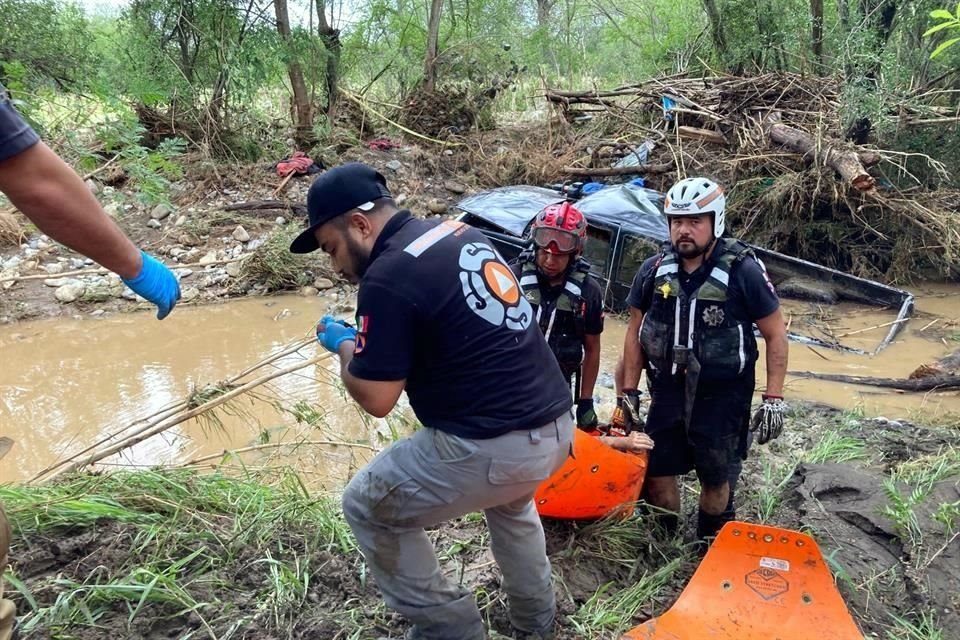 Autoridades recuperaron los cuerpos de una menor de 10 años, dos mujeres y un hombre.