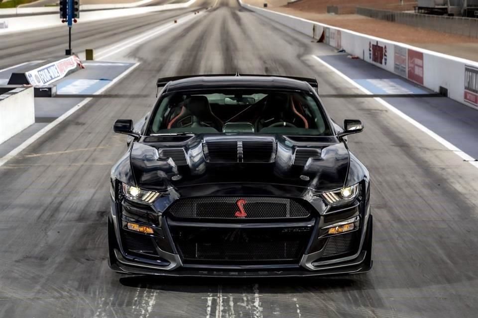 El GT500 Code Red cuenta con cambios en el frente y el alerón trasero