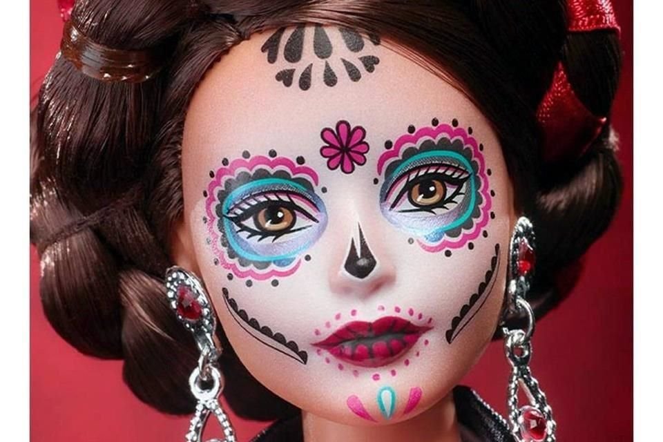 Benito Santos, oriundo de Tepehuaje de Morelos, Jalisco, diseñó la edición especial de Barbie inspirada en Día de Muertos.