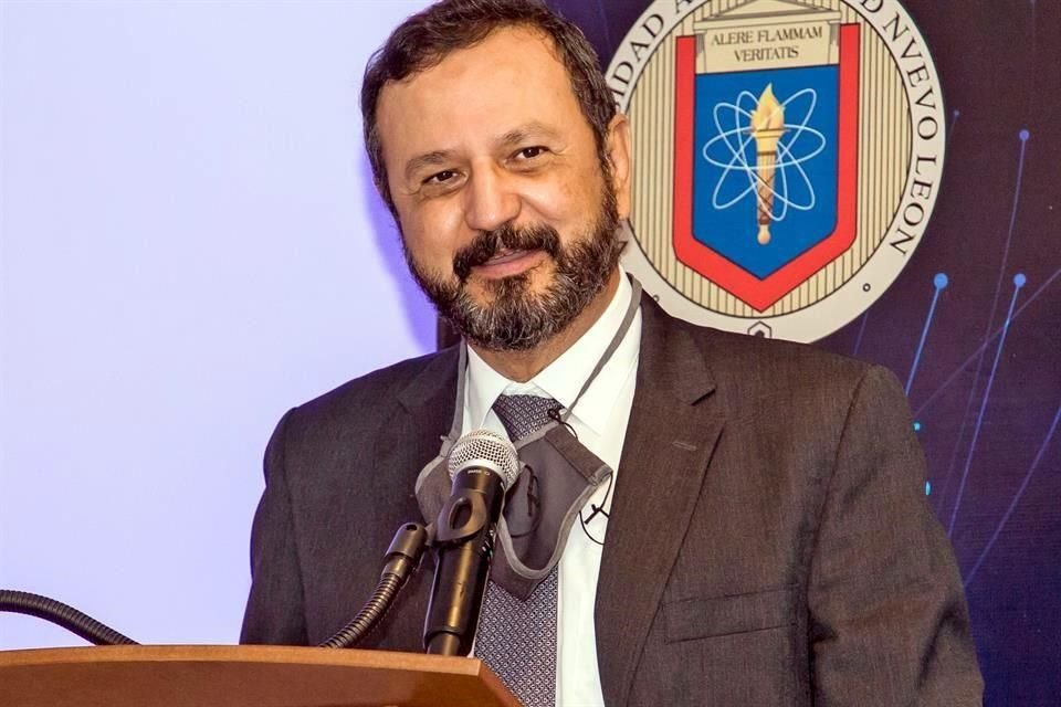 Dr. med. Edelmiro Pérez Rodríguez, Director Facultad de Medicina y Hospital Universitario 'Dr. José Eleuterio González'.