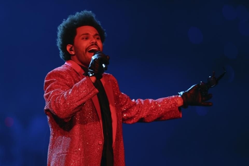 The Weeknd se encuentra mejor tras la lesión de cuerdas vocales que tuvo en un concierto de Los Ángeles; continuará su gira en Toronto.