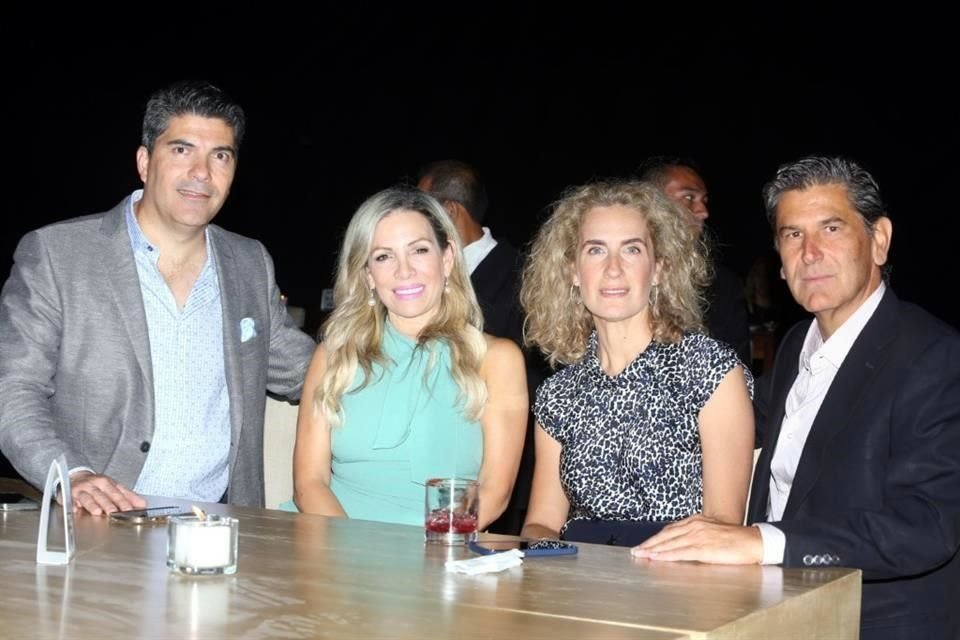 Eduardo Molina, Eloísa Villarreal de Molina, Leticia Morales y Gonzalo Treviño