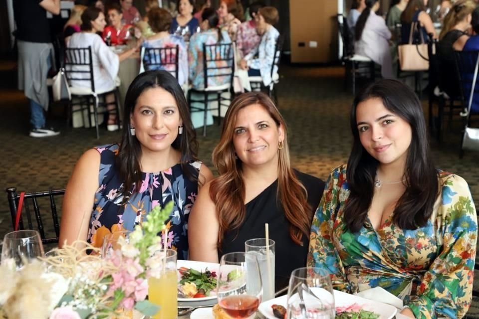 Sonia Chaparro, Alma Rodríguez y Regina Lozano