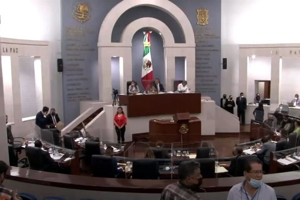 Congreso de de Colima aprobó reformas para prohibir la venta de alimentos chatarra a menores de edad en escuelas públicas y privadas.