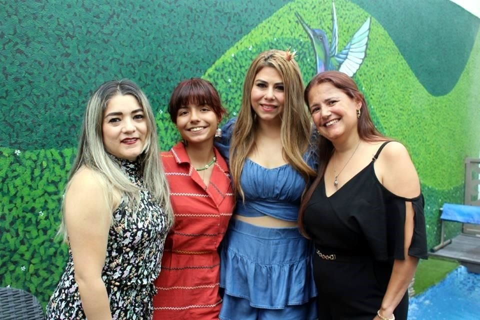 Liz López, Angie López, Ime López de Arechiga y Lety Cerda
