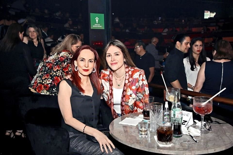 Mónica García de Moyeda y Gaby Espinosa de Kuri