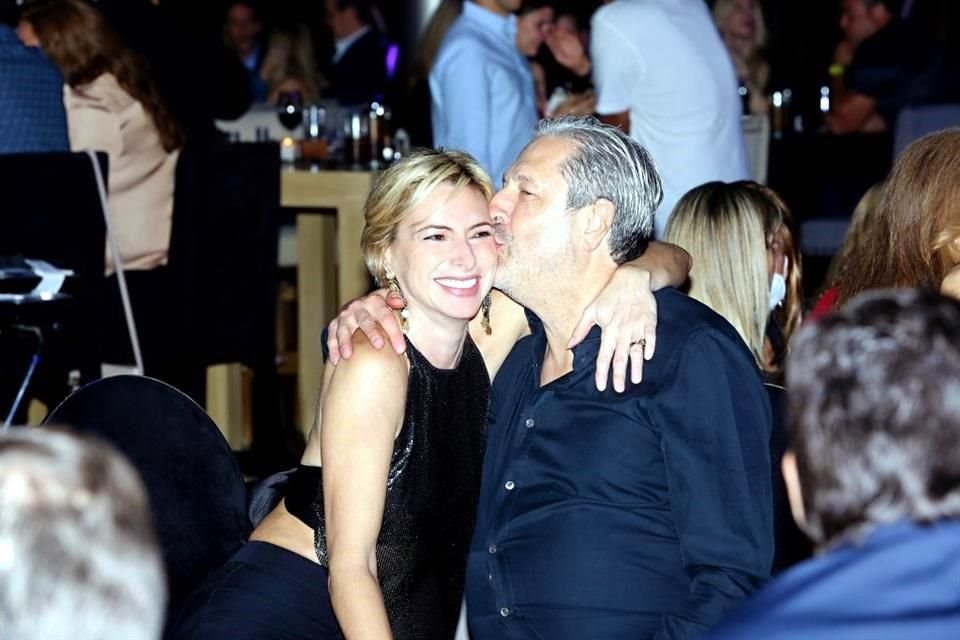 Daniela Santos y Roger Morales