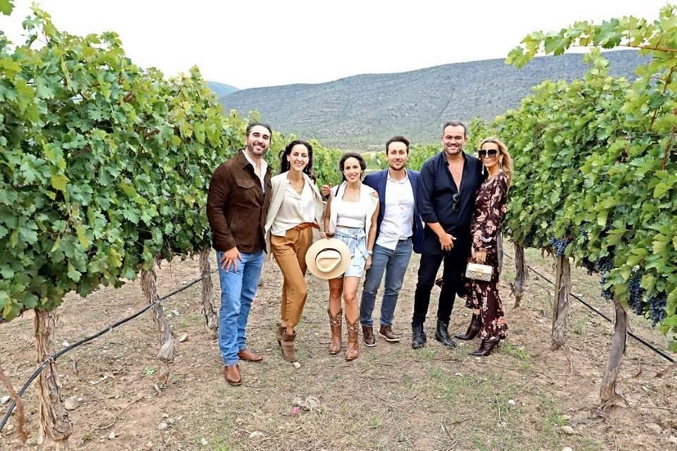 Alejandro Saide, Carol Gresati, Laura Julián, Gerardo Dieste, Filipao Nunes y Diana Campa
