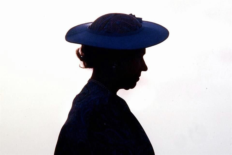 La Reina Isabel II durante una visita en Barbados en 1989.