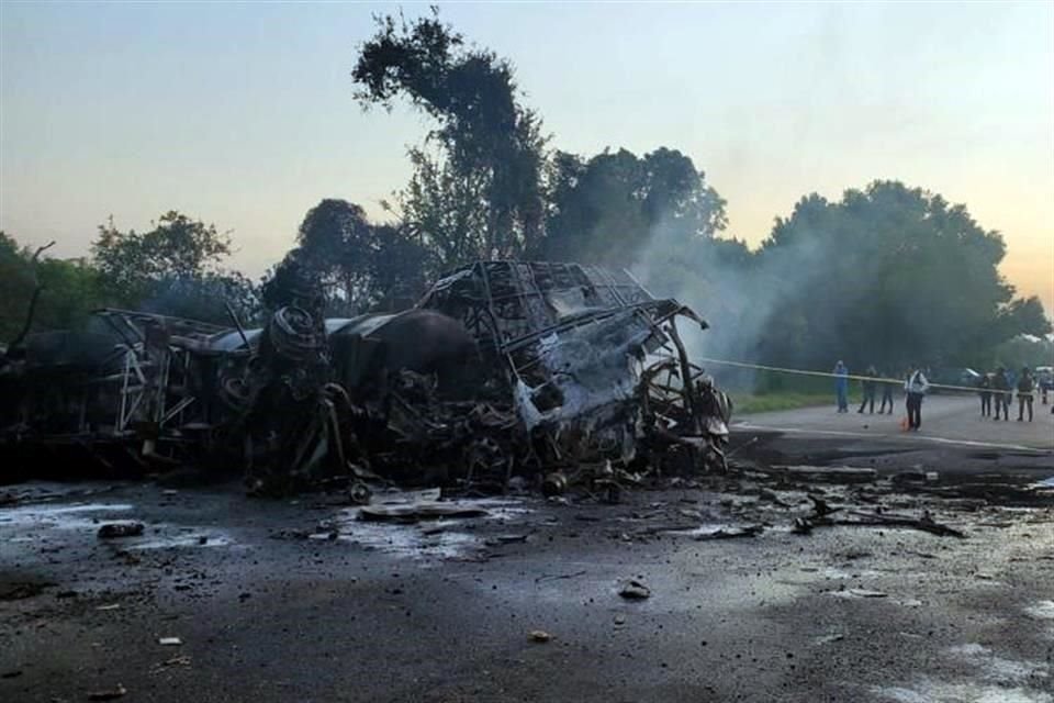 Por medio de un comunicado la FGJE informó que entre los muertos del accidente carretero del pasado 10 de septiembre se encuentran Efrén 'P', originario de Nuevo León.