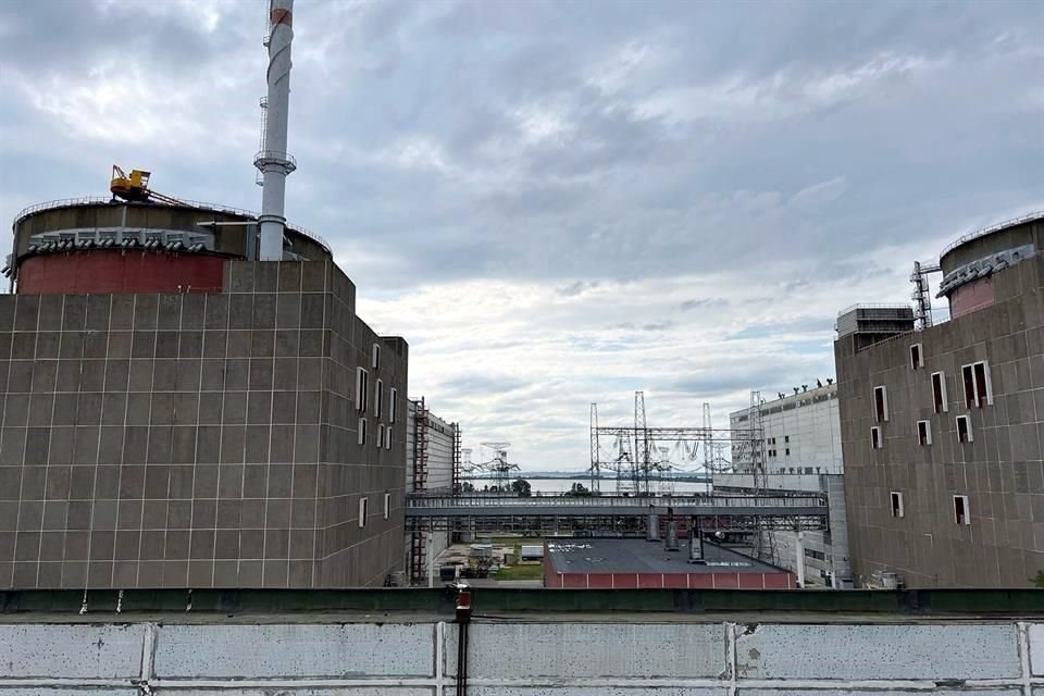 Vista de la central nuclear de Zaporiyia durante una visita de la agencia atómica de la ONU.