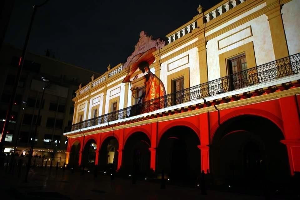 La última actividad del día fue un videomapping en la fachada del Museo Metropolitano, con aspectos de la historia musical, gastronómica y cultural de la Ciudad, titulado 'El Corazón de Monterrey'.