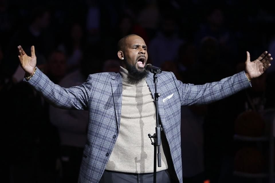 El cantante R. Kelly fue catalogado como un 'depredador sexual' tras darse a conocer más pruebas en su contra.