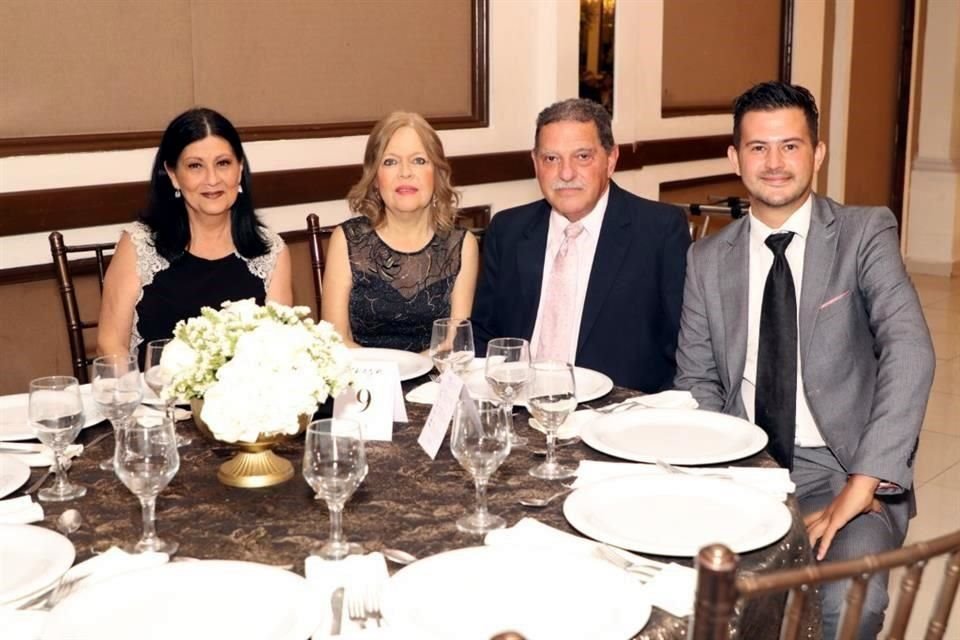 Lorena Espinosa de Nader, Lilia de los Santos de Canseco, Guillermo Canseco y Adrián Nader