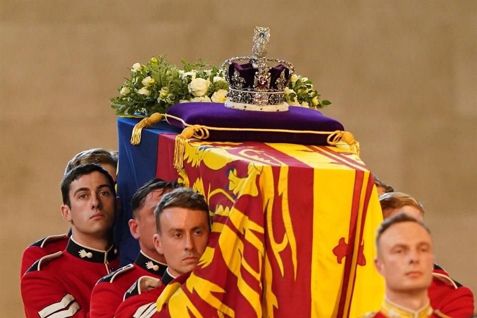 BBC y cadenas de cine en Reino Unido proyectarán en vivo el funeral de la Reinal Isabel II con el fin de mostrar respetos a la monarca.