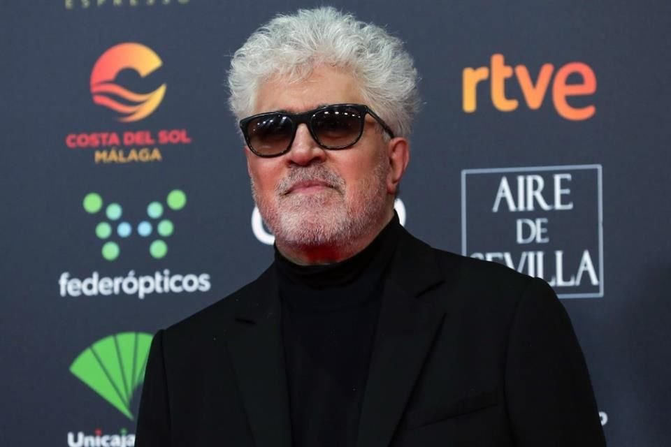 Pedro Almodóvar abandonó su primera película en inglés, 'A Manual for Cleaning Women', pues aseguró que no podía asumir el compromiso.