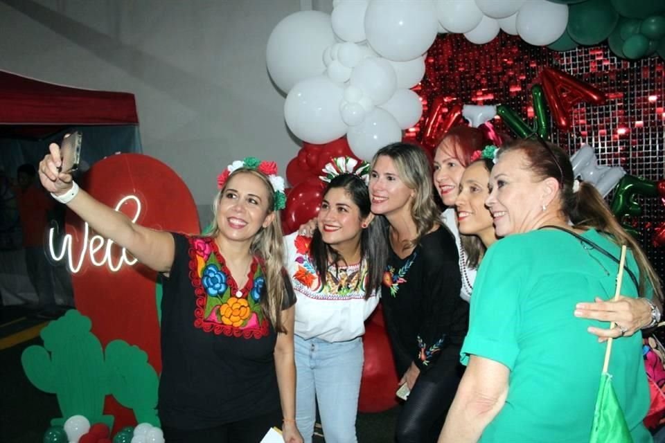Karla Díaz, Ana Díaz, Laura Manzano, Ingrid Montañez, Cecilia Zaragoza y Claudia Fuentevilla