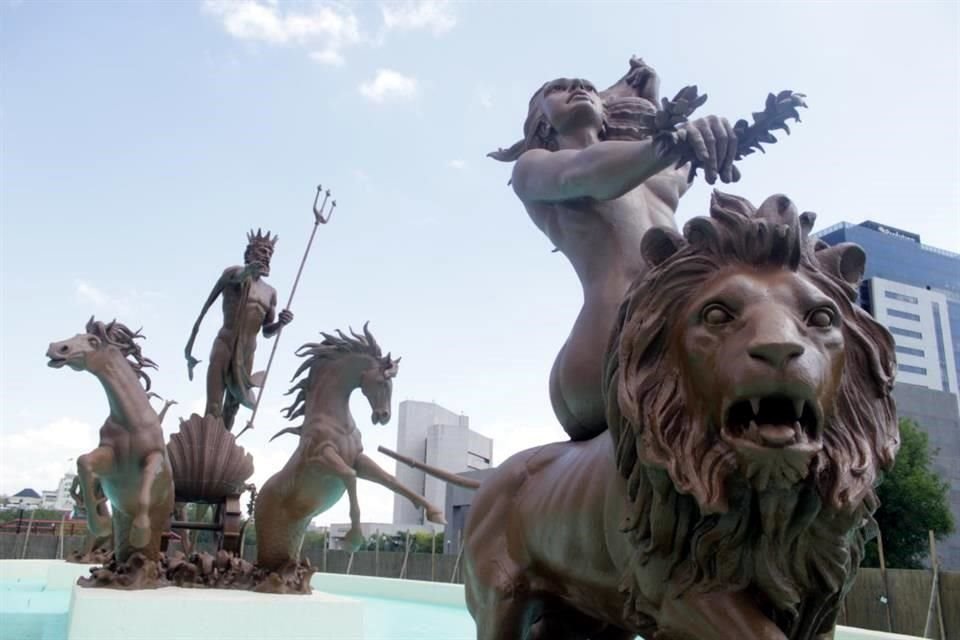 Nuevos tonos de colores y una imagen restaurada muestra la Fuente de la Vida en la Macroplaza.