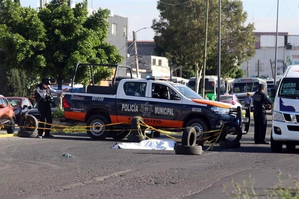 El conductor se detuvo metros adelante y llamó a los servicios de emergencia, pero sólo confirmaron la muerte del adulto mayor.