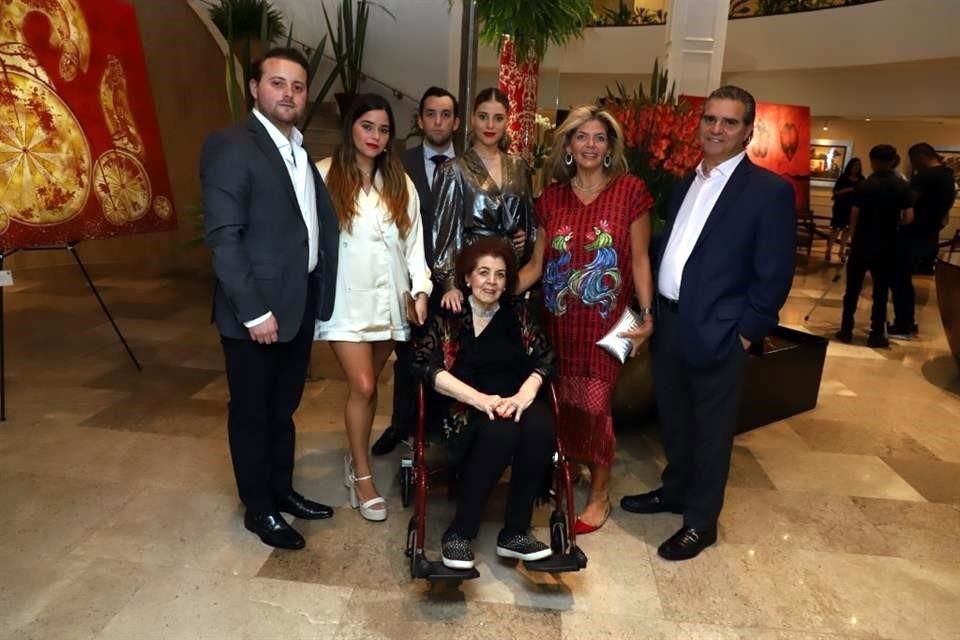 Eduardo de la Garza, Camila Rodríguez, Santiago Calderón, Raquel Rodríguez, Érika González Brunell, Edmundo Rodríguez y Anita Brunell de González