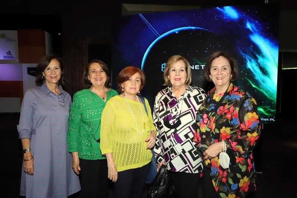 Clara Cadena de Schiemann, Margarita Llaguno de Maisterrena, Natalia Martínez Gil, Alicia Ferrara Lagüera y Rosa María Martínez de Elosúa