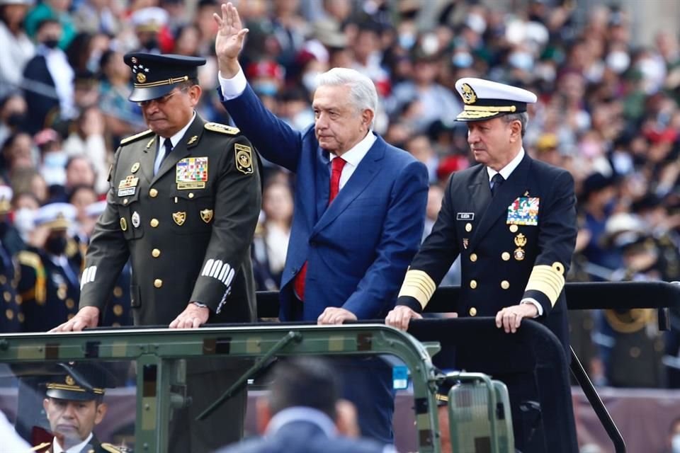 Luis Cresencio Sandoval, Andrés Manuel López Obrador y Rafael Ojeda Durán.