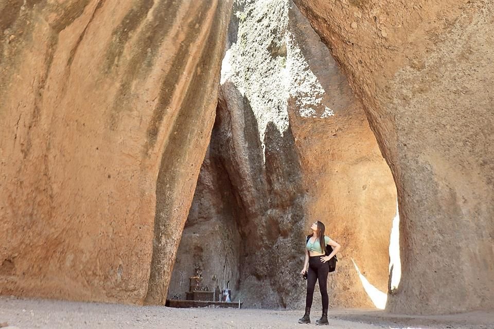 El Cañón de Namúrachi, ubicado en Chihuahua, ofrece una serena experiencia de adrenalina y relajación en un solo lugar.