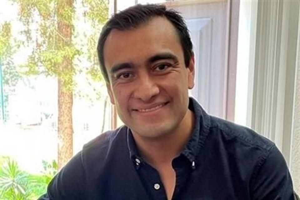 A partir del 15 de septiembre, César Garrido fue suspendido durante 90 días por retirar los sellos de clausura en una obra en Francisco Murguía 86, Colonia Escandón.