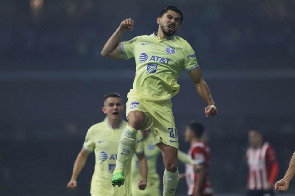 Henry Martín festejó el primer gol del América.