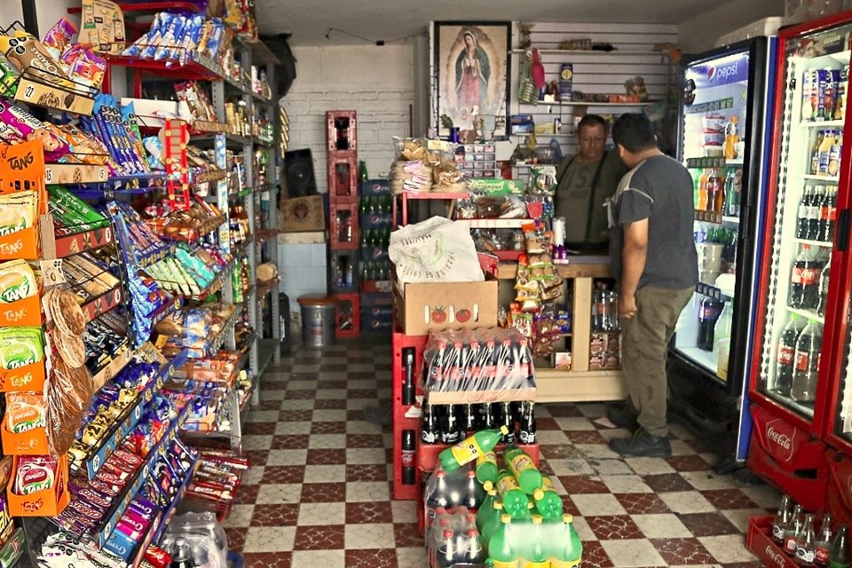 Mil 890 tiendas de abarrotes cerraron en 12 años en la ZMG, mientras que cadenas aumentan su presencia en 160%. 