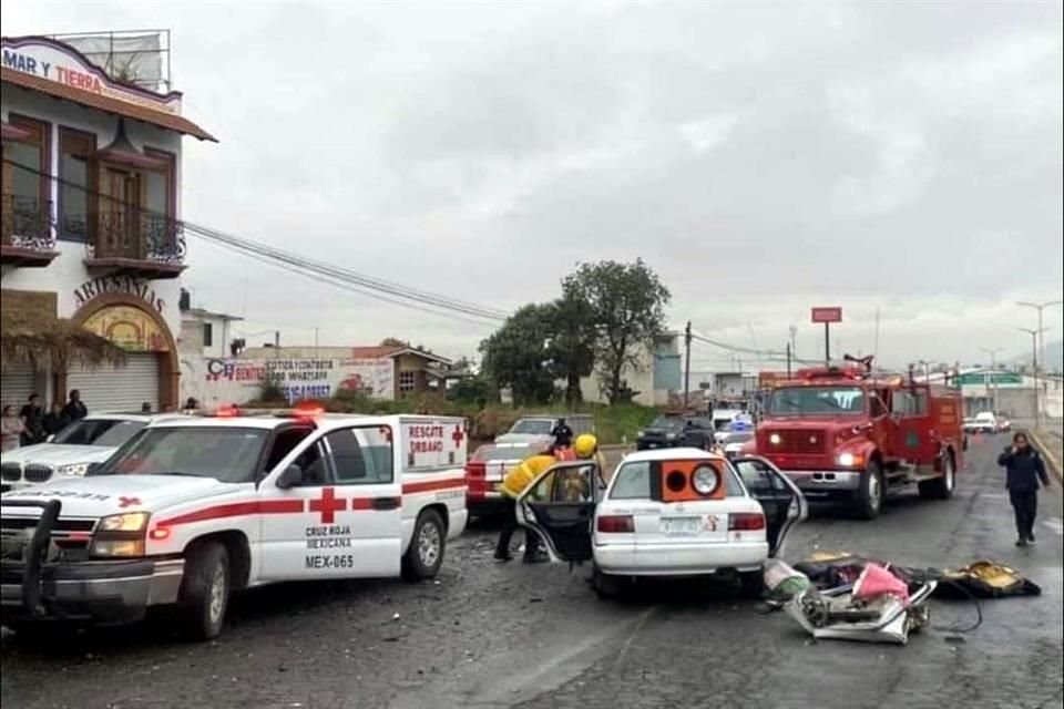 En el lugar de los hechos murieron tres personas y en el hospital otros tres.