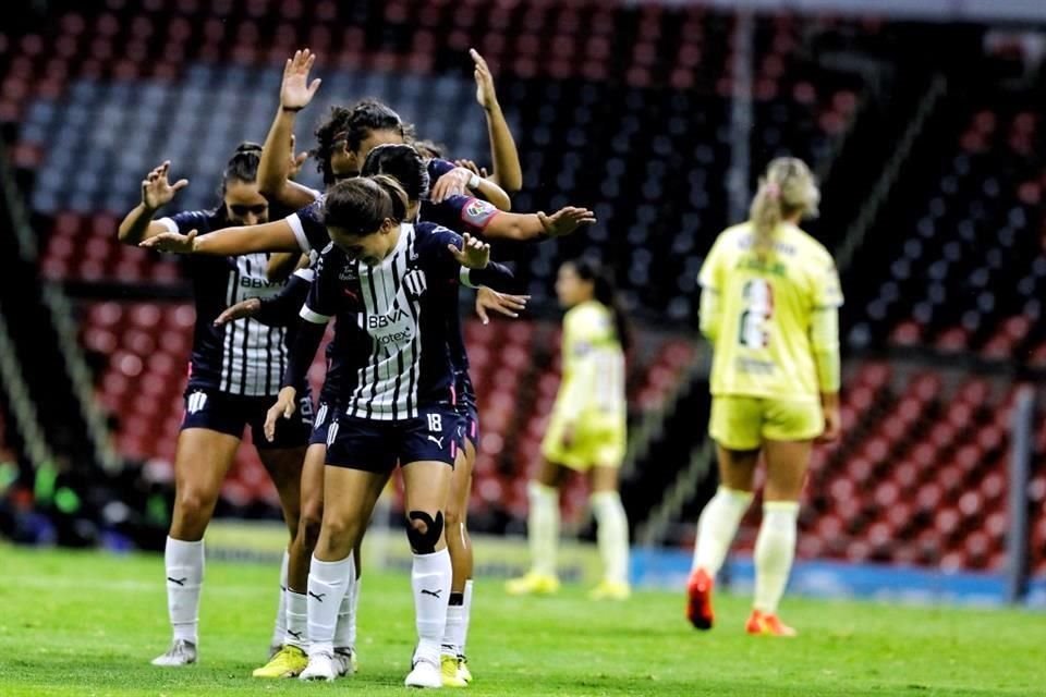 Rayadas logró su séptimo triunfo consecutivo en el torneo al vencer el lunes 2-1 al América Femenil en el Azteca, con goles de Aylin Aviléz y Christina Burkenroad.