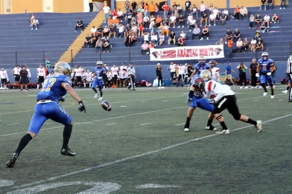 Auténticos Tigres se presentó ante su afición y lo hizo con una victoria de 34-10 frente a Leones Anáhuac.