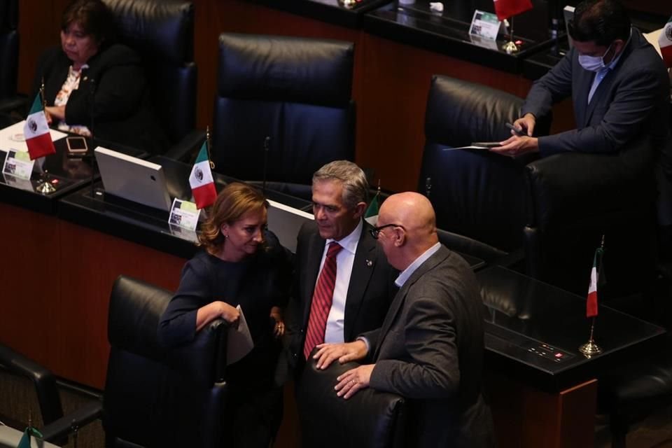 Claudia Ruiz Massieu, Miguel Ángel Mancera y Dante Delgado.