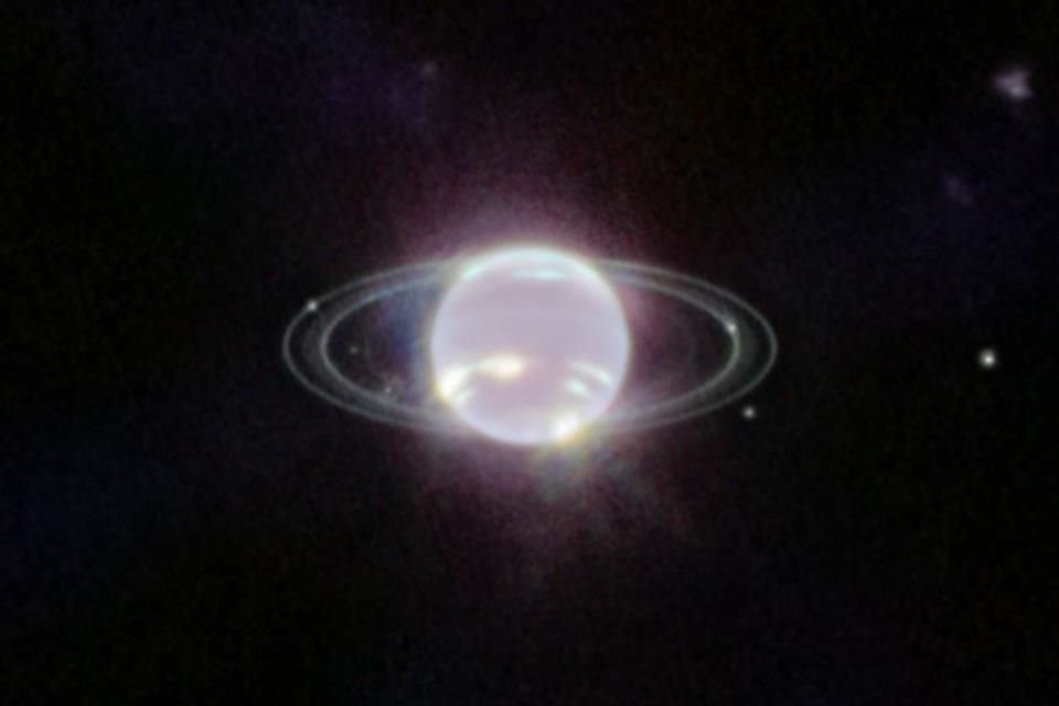 Algunas de las lunas de Neptuno son visibles en el material difundido por la NASA.