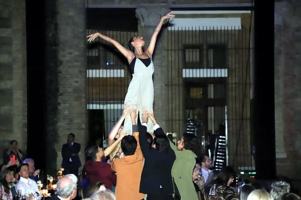 Con una Gala de música y danza, La Superior celebró sus 45 años.