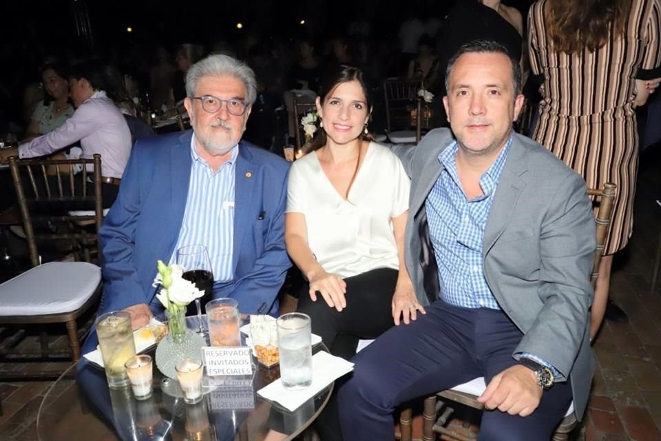 Jorge Gallegos, Julia Gallegos y Mauricio Saúl