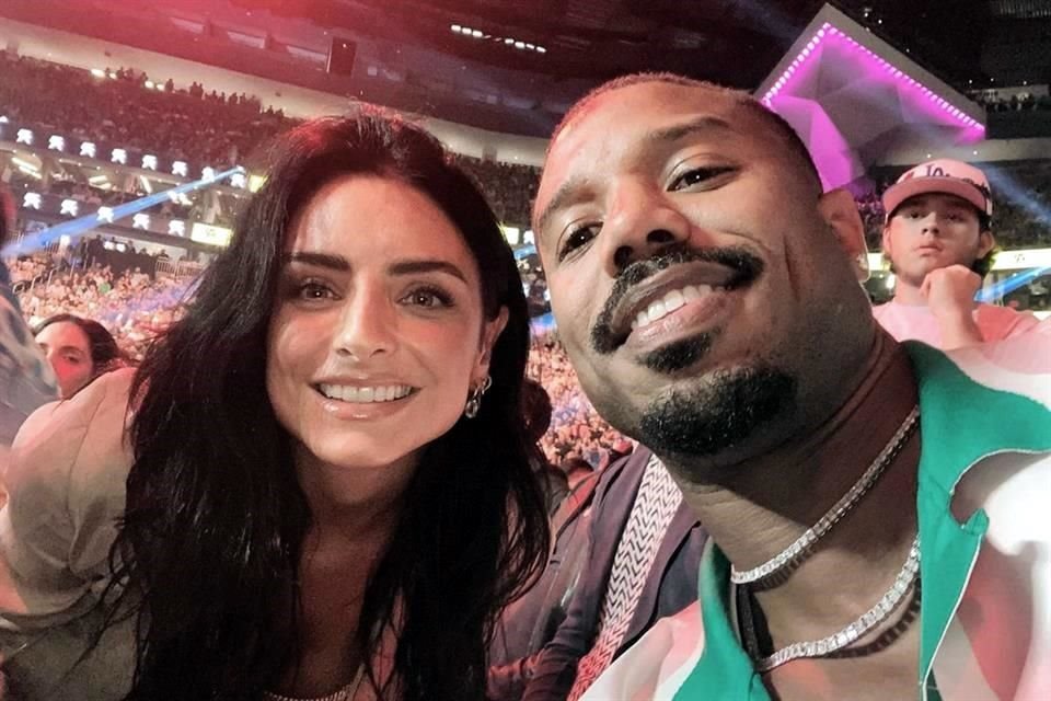 Aislinn Derbez y Michael B. Jordan