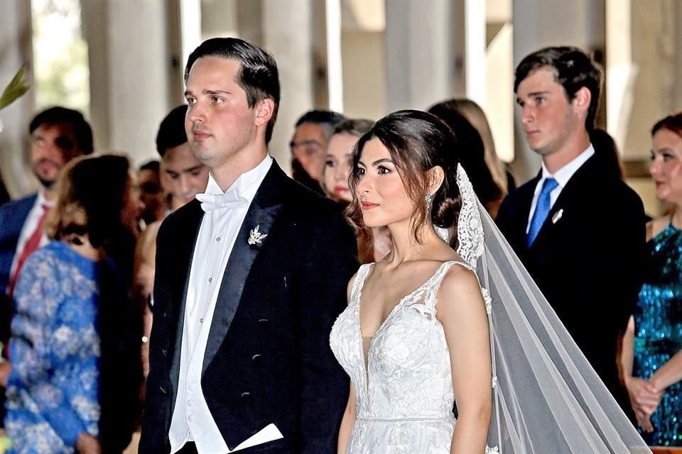 Claudio Galan y Sophia Hernandez
